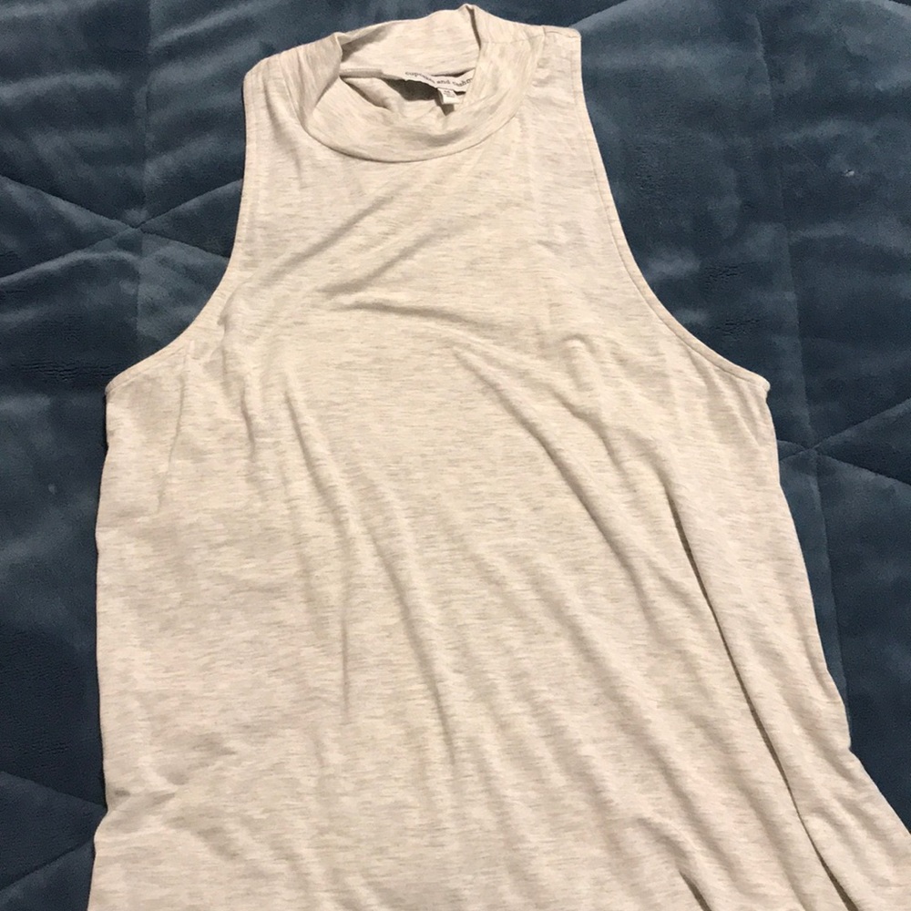 Grey tank